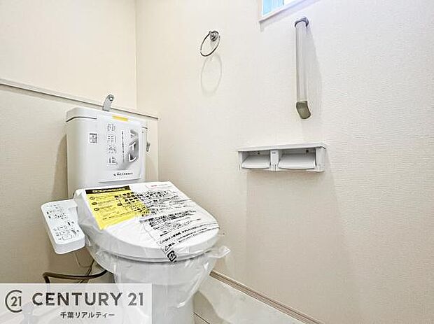 (施工例)清潔感のある色味のお手洗いです!さわやかでスッキリする空間です!白を基調としているので、お手入れがしやすいトイレです!