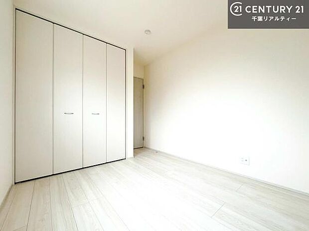 豊富な収納スペースで、住空間すっきり。生活感を抑え、美しい空間を保てる収納充実の住まいです。