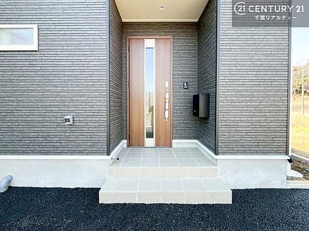 物件探しのご条件・ご要望・ご質問など、何なりと弊社スタッフまでお申し付けください!不動産に関することなら、どのようなことでも誠心誠意対応させて頂きます。