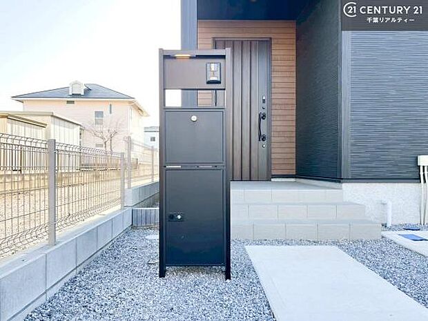 物件探しのご条件・ご要望・ご質問など、何なりと弊社スタッフまでお申し付けください!不動産に関することなら、どのようなことでも誠心誠意対応させて頂きます。