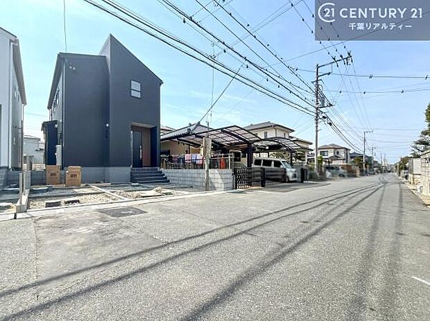 周辺環境や、お客様のご希望に合った物件も一緒にご案内を致します。住宅ローンアドバイザーによるご相談も承ります。当社はお問い合わせに即対応します!お待たせしません!