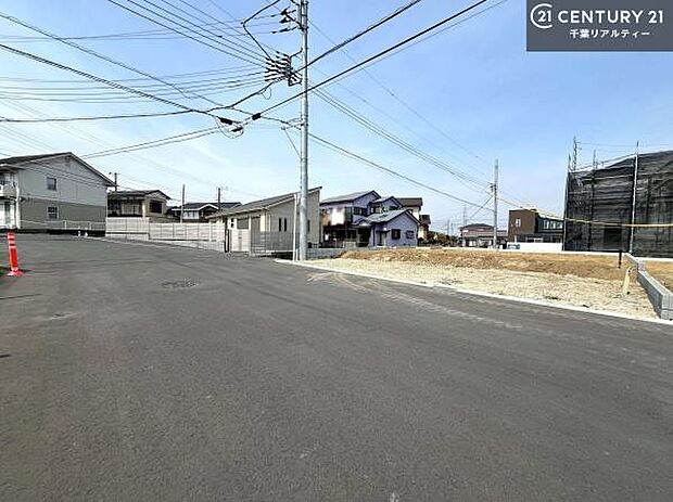 周辺環境や、お客様のご希望に合った物件も一緒にご案内を致します。住宅ローンアドバイザーによるご相談も承ります。当社はお問い合わせに即対応します!お待たせしません!