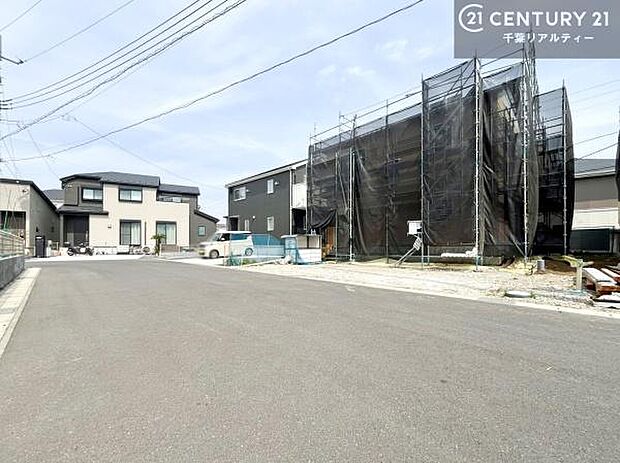 周辺環境や、お客様のご希望に合った物件も一緒にご案内を致します。住宅ローンアドバイザーによるご相談も承ります。当社はお問い合わせに即対応します!お待たせしません!