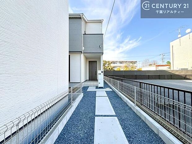 物件探しのご条件・ご要望・ご質問など、何なりと弊社スタッフまでお申し付けください!不動産に関することなら、どのようなことでも誠心誠意対応させて頂きます。