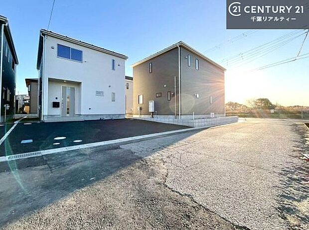 周辺環境や、お客様のご希望に合った物件も一緒にご案内を致します。住宅ローンアドバイザーによるご相談も承ります。当社はお問い合わせに即対応します!お待たせしません!