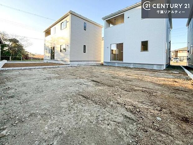 陽当たり良好なお庭です!晴れた日には青い空を見渡せる開放的な時間を楽しめます。