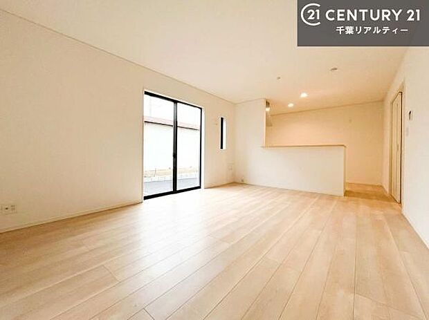 大切な家族が集まるからこそLDKにはこだわりたい。子供たちが元気に笑いながら走り回っている姿を見た時が「広い家にして良かった」と思う瞬間です。