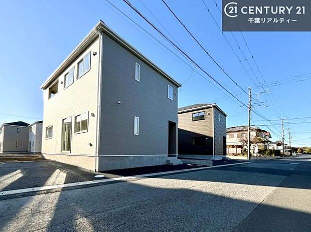 周辺環境や、お客様のご希望に合った物件も一緒にご案内を致します。住宅ローンアドバイザーによるご相談も承ります。当社はお問い合わせに即対応します!お待たせしません!