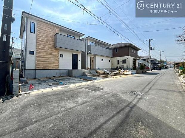 周辺環境や、お客様のご希望に合った物件も一緒にご案内を致します。住宅ローンアドバイザーによるご相談も承ります。当社はお問い合わせに即対応します!お待たせしません!