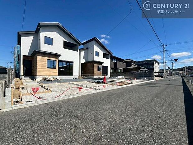 周辺環境や、お客様のご希望に合った物件も一緒にご案内を致します。住宅ローンアドバイザーによるご相談も承ります。当社はお問い合わせに即対応します!お待たせしません!