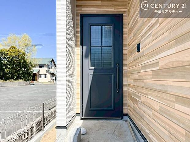 物件探しのご条件・ご要望・ご質問など、何なりと弊社スタッフまでお申し付けください!不動産に関することなら、どのようなことでも誠心誠意対応させて頂きます。