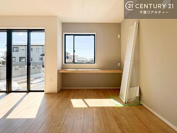 お子様の勉強やリモートスペースとしても!ちょっとした飾り物を置くスペースとしてもご利用いただけます!