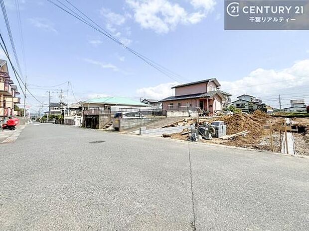 心ゆくまで現地をご覧いただけるよう、即日案内のご用意も整えております。お気軽にお問い合わせの上、理想の暮らしへの一歩をお進めください!