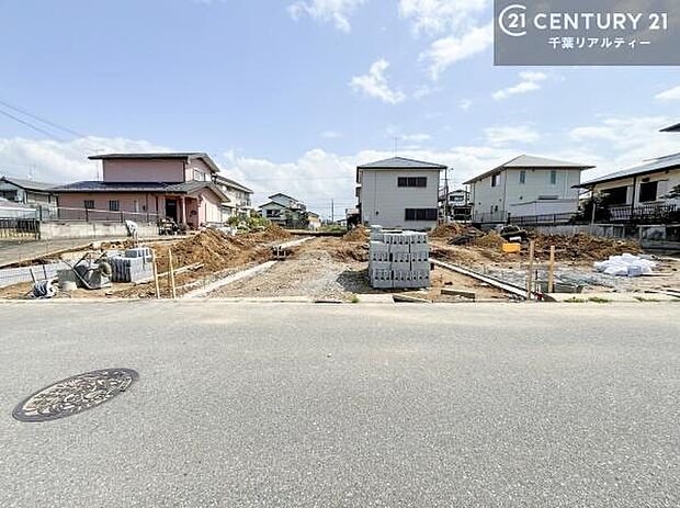 心ゆくまで現地をご覧いただけるよう、即日案内のご用意も整えております。お気軽にお問い合わせの上、理想の暮らしへの一歩をお進めください!