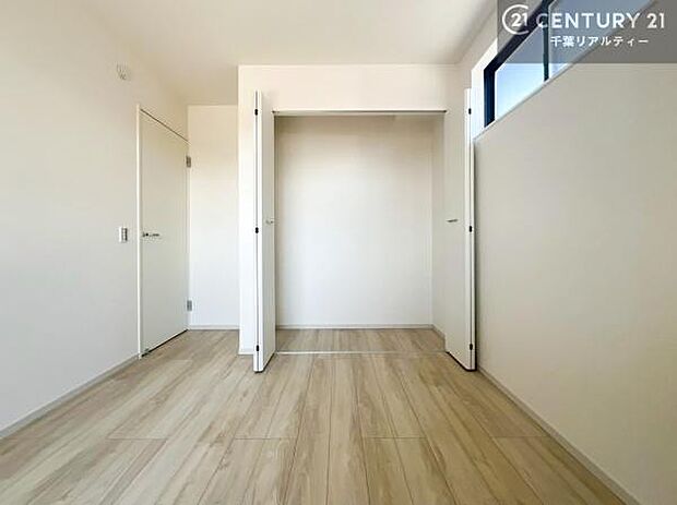 住空間をすっきり使うためには必須ポイントの収納スペースですよね。是非現地でご確認ください!(施工例)