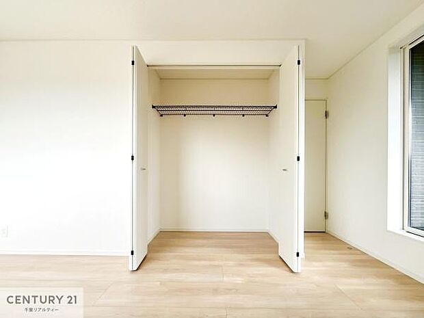 住空間をすっきり使うためには必須ポイントの収納スペースですよね。是非現地でご確認ください!(施工例)