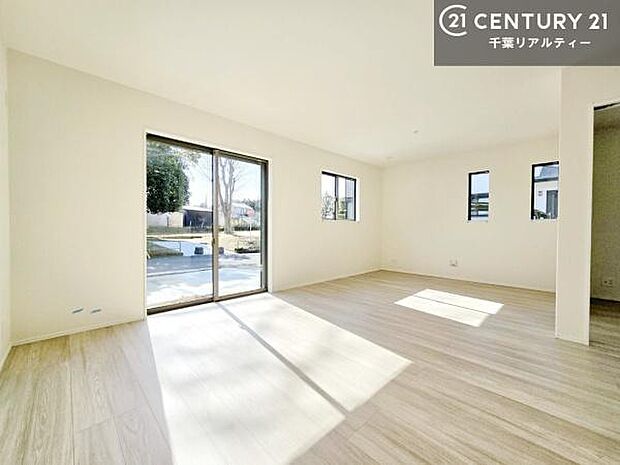 心地良いリビングは家族が自然と集まります。家族団欒の時間が増えそうです。ご家族と、より一層充実した時間を過ごせそうですね。