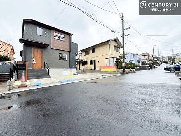 周辺環境や、お客様のご希望に合った物件も一緒にご案内を致します。住宅ローンアドバイザーによるご相談も承ります。当社はお問い合わせに即対応します!お待たせしません!