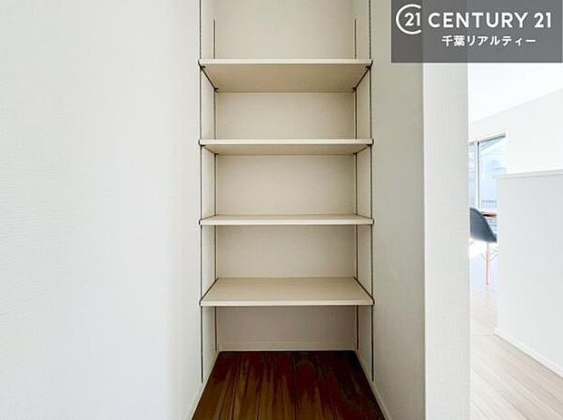 パントリー付き！お米や飲料水、食材のストックもスッキリ整頓することができます！是非現地でお確かめください。