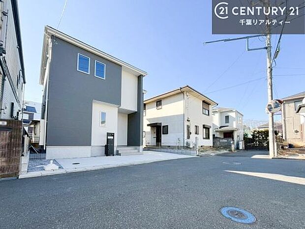 周辺環境や、お客様のご希望に合った物件も一緒にご案内を致します。住宅ローンアドバイザーによるご相談も承ります。当社はお問い合わせに即対応します！お待たせしません！