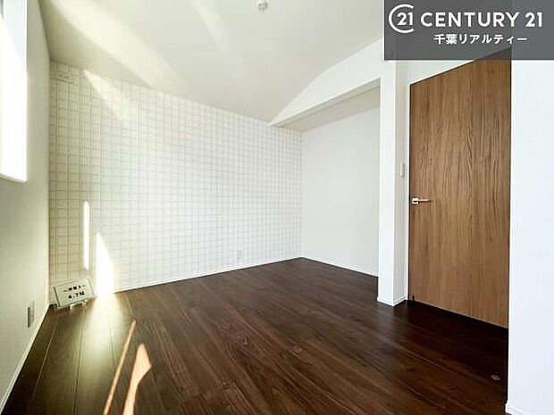 洋室は子供部屋や寝室、衣裳部屋など色々と用途多彩に利用できますね。