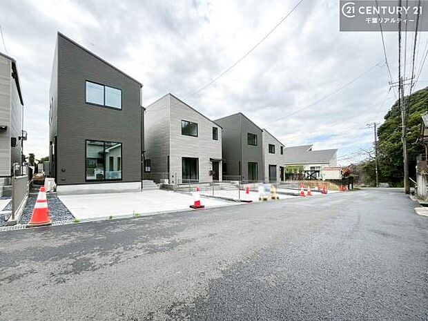 周辺環境や、お客様のご希望に合った物件も一緒にご案内を致します。住宅ローンアドバイザーによるご相談も承ります。当社はお問い合わせに即対応します！お待たせしません！