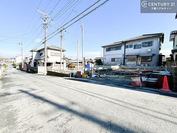 心ゆくまで現地をご覧いただけるよう、即日案内のご用意も整えております。お気軽にお問い合わせの上、理想の暮らしへの一歩をお進めください！