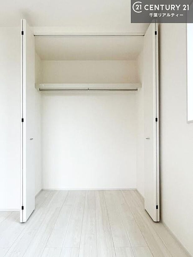 住空間をすっきり使うためには必須ポイントの収納スペースですよね。是非現地でご確認ください！（施工例）