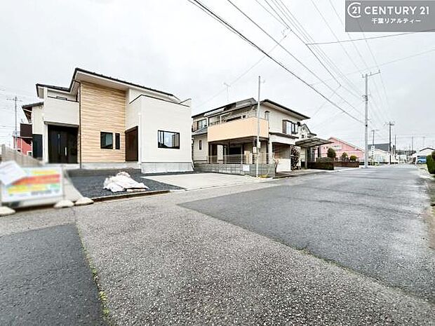 周辺環境や、お客様のご希望に合った物件も一緒にご案内を致します。住宅ローンアドバイザーによるご相談も承ります。当社はお問い合わせに即対応します！お待たせしません！