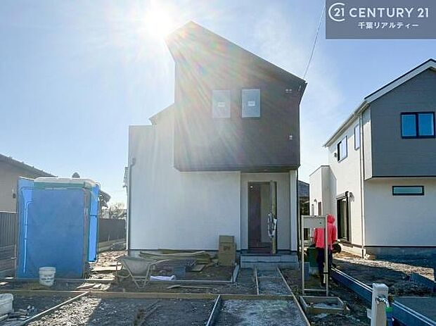 周辺環境や、お客様のご希望に合った物件も一緒にご案内を致します。住宅ローンアドバイザーによるご相談も承ります。当社はお問い合わせに即対応します！お待たせしません！