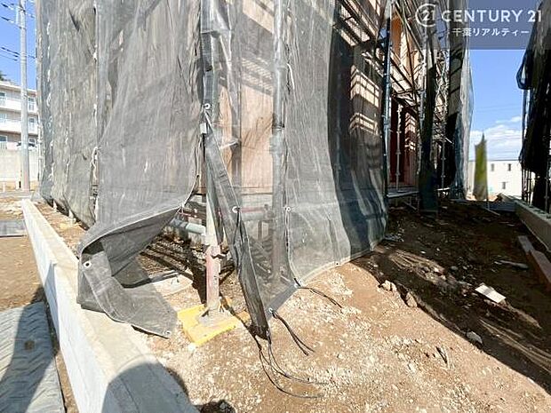 建築途中だからこそ分かる構造のしっかりさ。完成後は理想の住まいとしてお迎えします。これから仕上がる内装にも注目!新生活が楽しみになる住まいです。