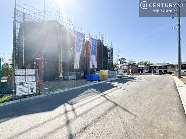 周辺環境や、お客様のご希望に合った物件も一緒にご案内を致します。住宅ローンアドバイザーによるご相談も承ります。当社はお問い合わせに即対応します!お待たせしません!