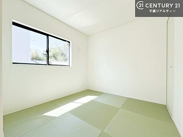 日本人の心感じる「和」の空間。井草の香り漂う空間は癒しのひと時を演出してくれます!リラックス効果があるので快適に過ごせそうです。