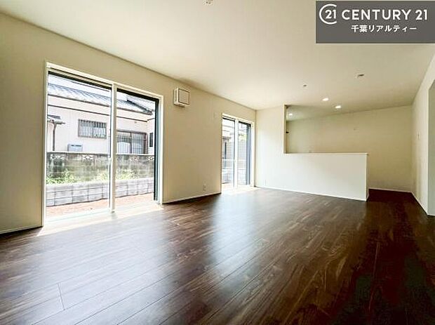 心地良いリビングは家族が自然と集まります。家族団欒の時間が増えそうです。ご家族と、より一層充実した時間を過ごせそうですね。（施工例）