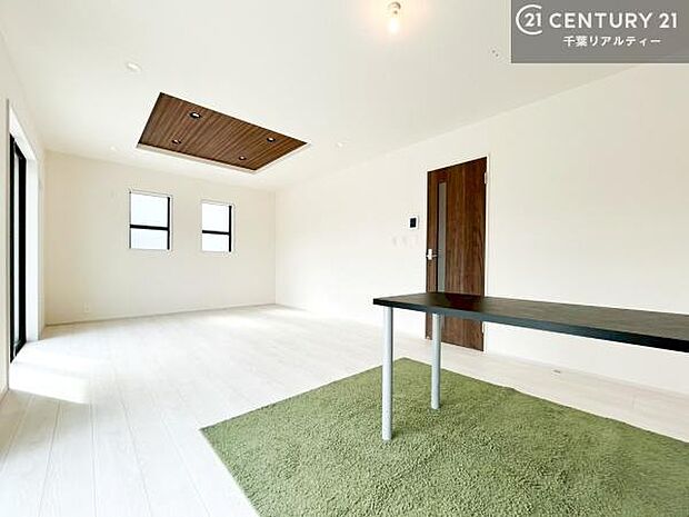 心地良いリビングは家族が自然と集まります。家族団欒の時間が増えそうです。ご家族と、より一層充実した時間を過ごせそうですね。