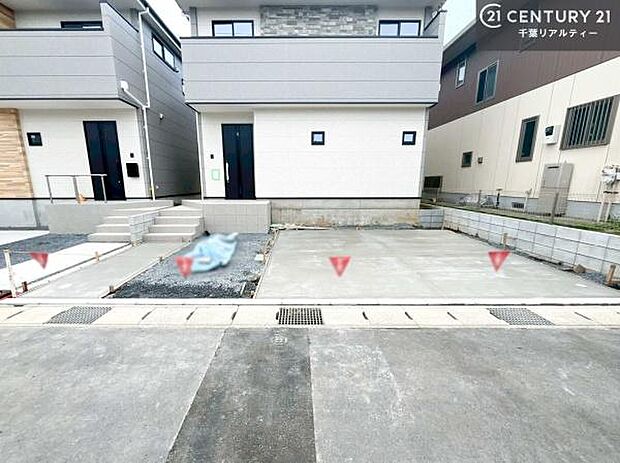 カースペース2台駐車可能。毎日の通勤やお買い物に便利で、来客時にもゆとりをもってお使いいただけます。【現地販売会開催中】