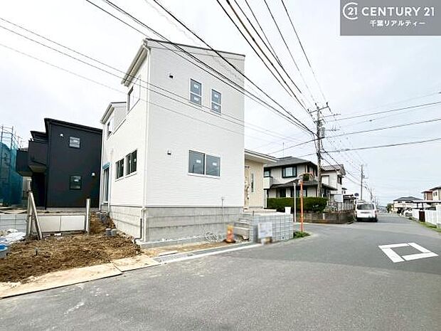 周辺環境や、お客様のご希望に合った物件も一緒にご案内を致します。住宅ローンアドバイザーによるご相談も承ります。当社はお問い合わせに即対応します！お待たせしません！