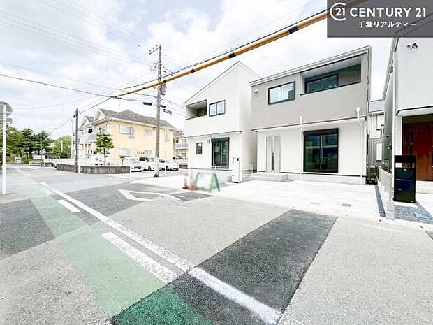 周辺環境や、お客様のご希望に合った物件も一緒にご案内を致します。住宅ローンアドバイザーによるご相談も承ります。当社はお問い合わせに即対応します！お待たせしません！