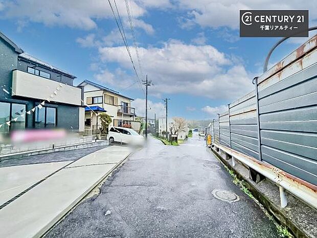 周辺環境や、お客様のご希望に合った物件も一緒にご案内を致します。住宅ローンアドバイザーによるご相談も承ります。当社はお問い合わせに即対応します！お待たせしません！