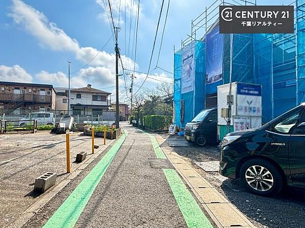 現在建築中。完成後は明るく開放的なリビングや最新設備のキッチンなど快適な空間が広がります。未完成だからこそ“新しい暮らし”への期待が高まる住まい。今しか見られない建築中の様子も必見です。