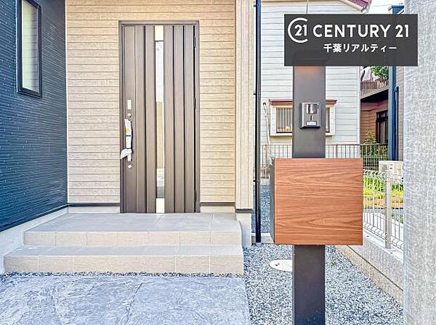 郵便ポスト付きで不在時でも荷物が受け取れてとっても便利!家にいなきゃいけないストレス回避!再配達の手間が省けます!