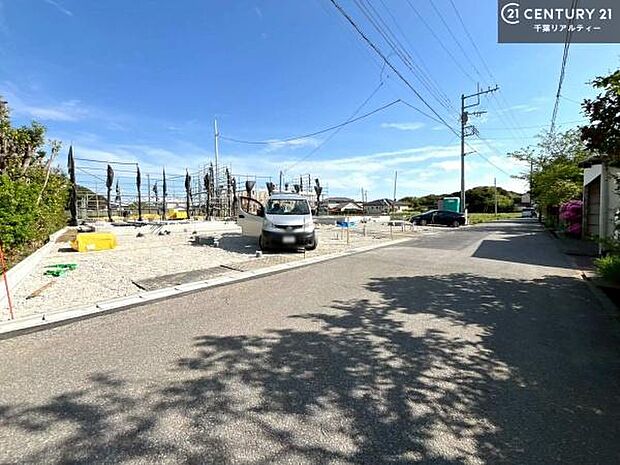 周辺環境や、お客様のご希望に合った物件も一緒にご案内を致します。住宅ローンアドバイザーによるご相談も承ります。当社はお問い合わせに即対応します!お待たせしません!