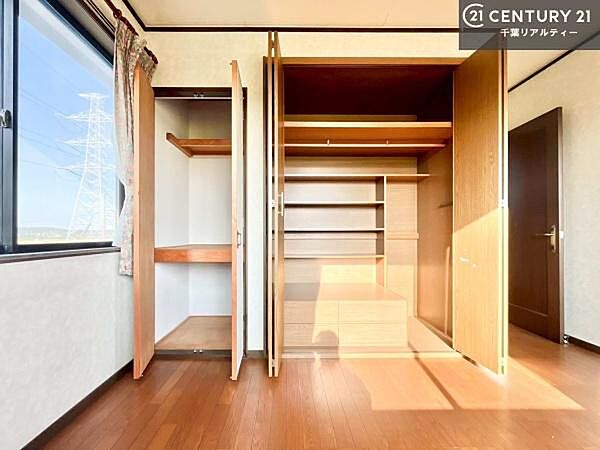たっぷり収納住空間。住空間をすっきり使うためには必須ポイントの収納スペースですよね。是非現地でご確認ください。