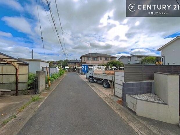 周辺環境や、お客様のご希望に合った物件も一緒にご案内を致します。住宅ローンアドバイザーによるご相談も承ります。当社はお問い合わせに即対応します!お待たせしません!