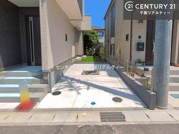 カースペース付きなのでマイカーをお持ちの方も安心ですね！ぜひ現地にてお確かめくださいませ！