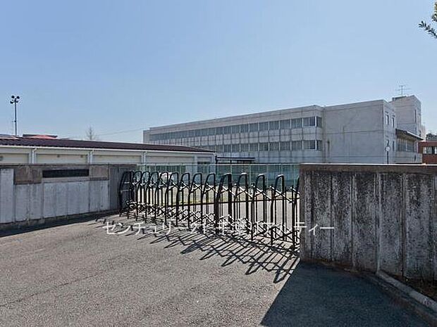 佐倉市立西志津中学校まで1100m