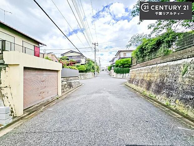 周辺環境や、お客様のご希望に合った物件も一緒にご案内を致します。住宅ローンアドバイザーによるご相談も承ります。当社はお問い合わせに即対応します!お待たせしません!