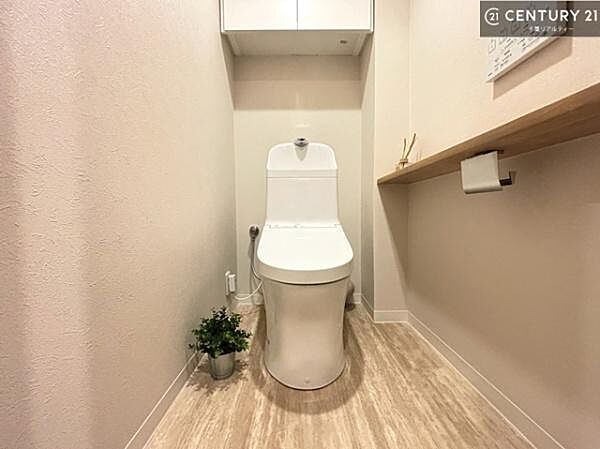清潔感のある色味のお手洗いです！さわやかでスッキリする空間です！お手入れがしやすいトイレです！