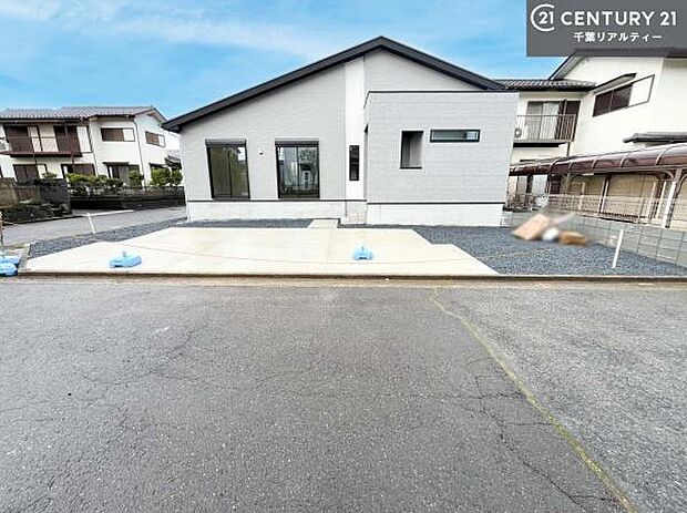 カースペース付きなのでマイカーをお持ちの方も安心ですね!ぜひ現地にてお確かめくださいませ!