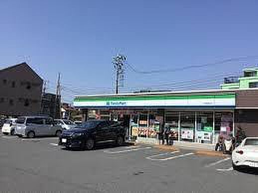 ファミリーマート千葉旭町店まで135m